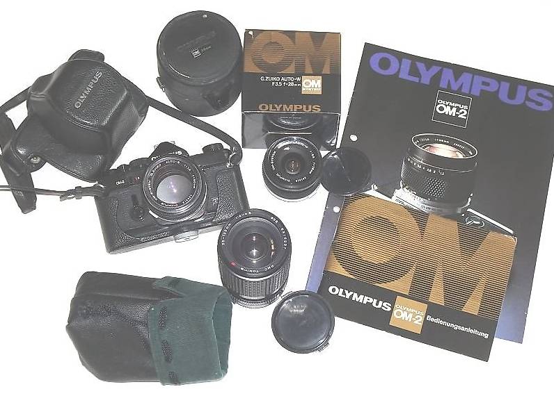 Olympus OM-2 Spiegelreflexkamera mit Zubehör