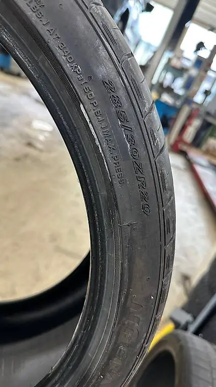 285/30 R20 Nexen NFera Sport / 2 Stück / Dot 0824 / Occ.