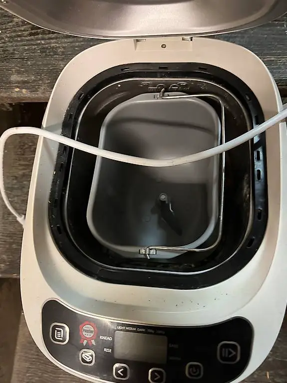 Machine à pain automatique