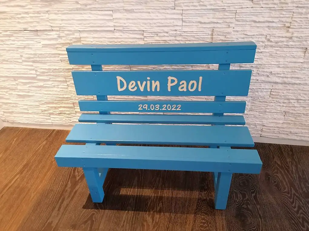 Kinderholzbänkli zur Taufe oder Geburt