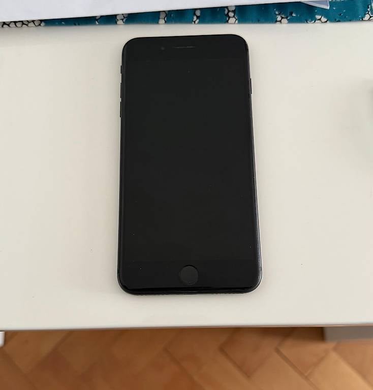 iPhone 8 Plus Schwarz