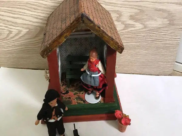  Antikes Miniatur Gartenhäuschen