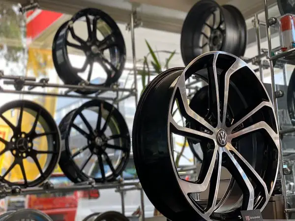  VW Audi TCR Style 19 Zoll Satzpreis Front PolishAktion