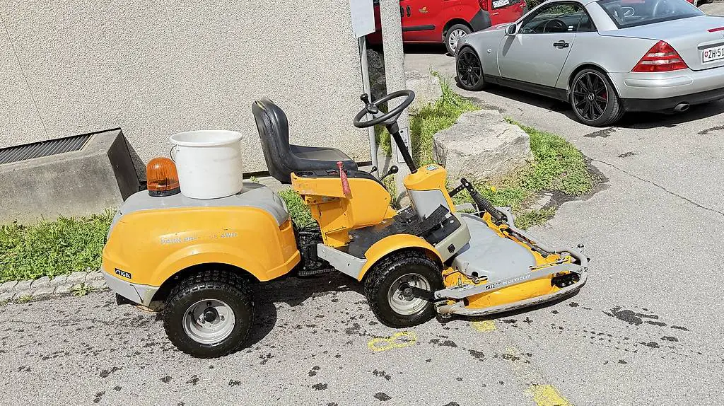 Stiga Rasentraktor4WD