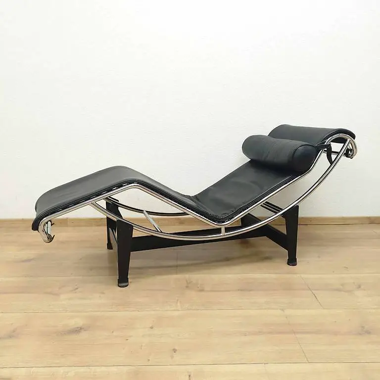 Le Corbusier Liege Cassina LC4