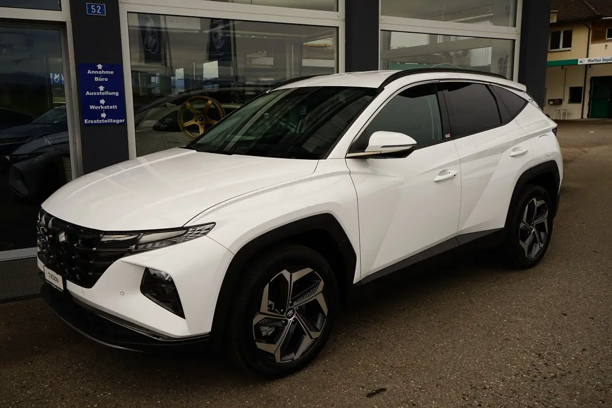 hyundai tucson 1.6 tgdi hev amplia 4wd