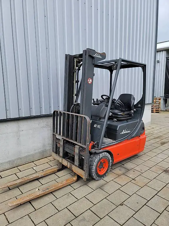 Stapler Linde E16 Triplex Hub 430cm