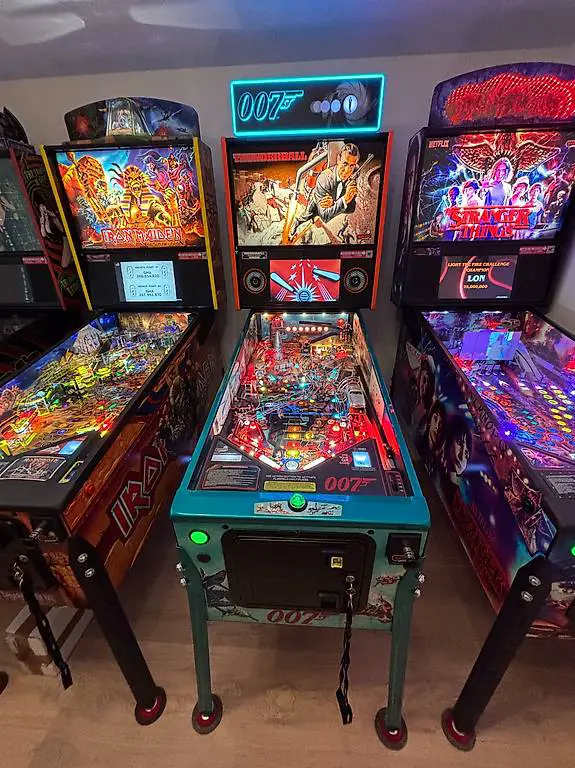 Flipperkasten James Bond Limited Edition (LE) mit Topper