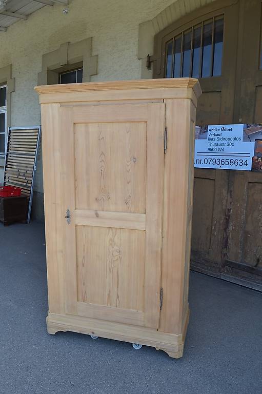 1 Türiger zerlegbarer Schrank mit Holzkeilen