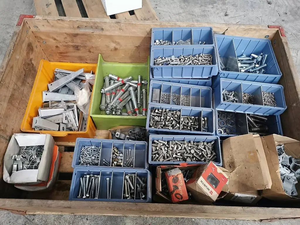 Schrauben Komplettangebot 2 Paletten (ca. 600 kg)