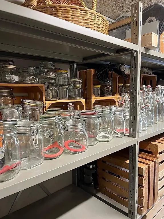 Einmachgläser und -Flaschen