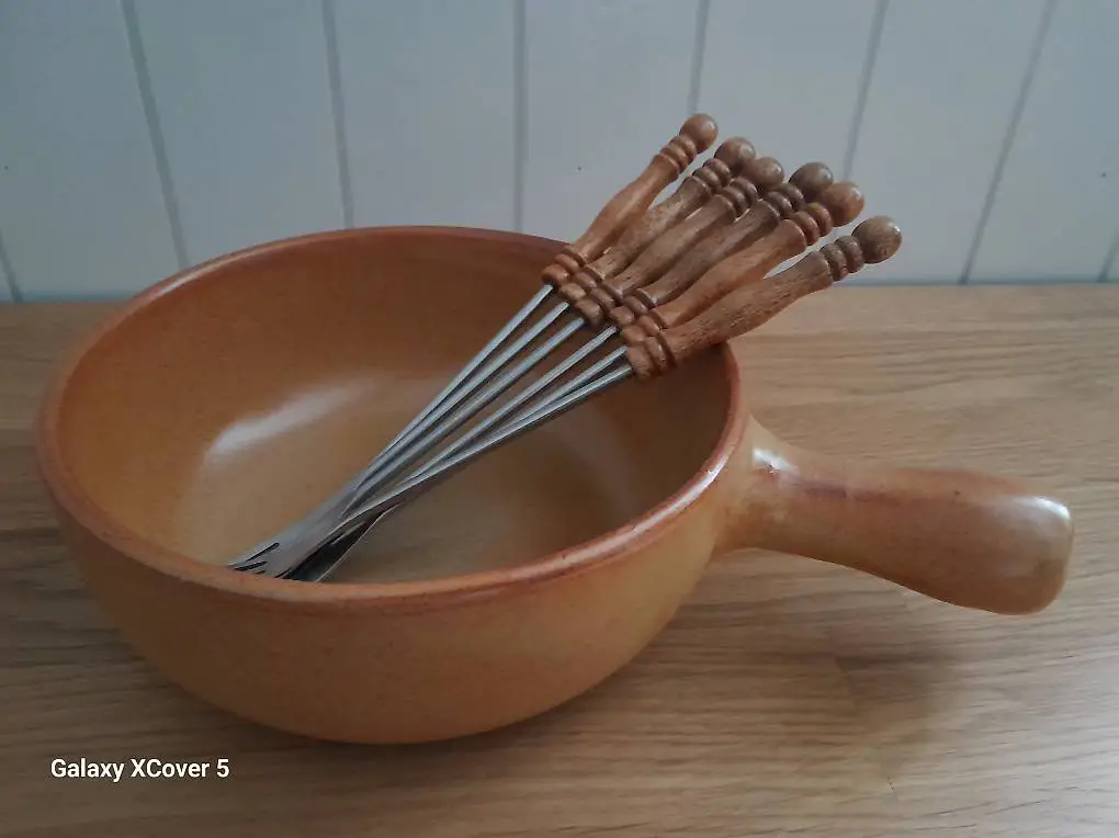 Fonduepfanne NEU mit 6 Fonduegabeln