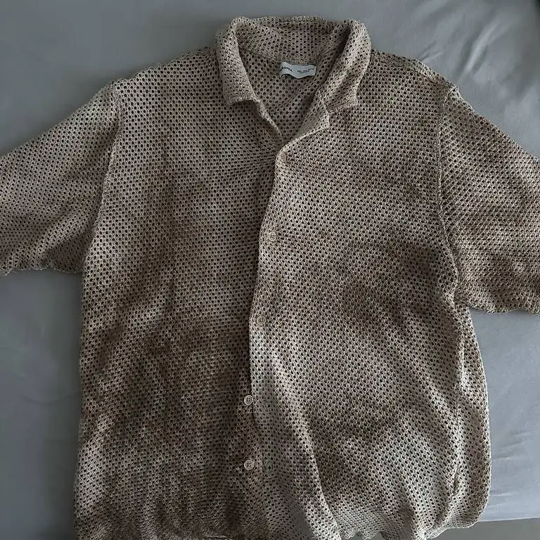 Bershka Hemd durchlöchert Beige