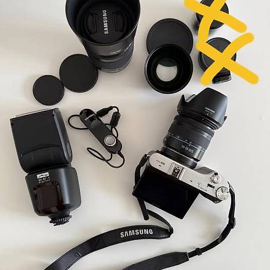 Samsung NX300 mit viel Zubehör