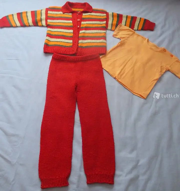 kinder gr.98-104- handgestrickte jacke- hose u. tshirt