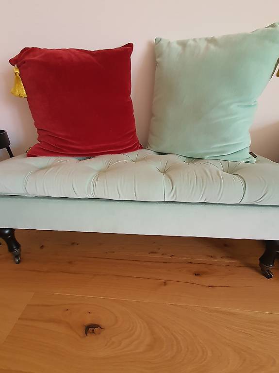 Sitzbank/Truhe inkl. 2 Samtkissen