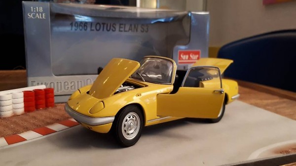 Vendo modellino Lotus Elan S3 Yellow