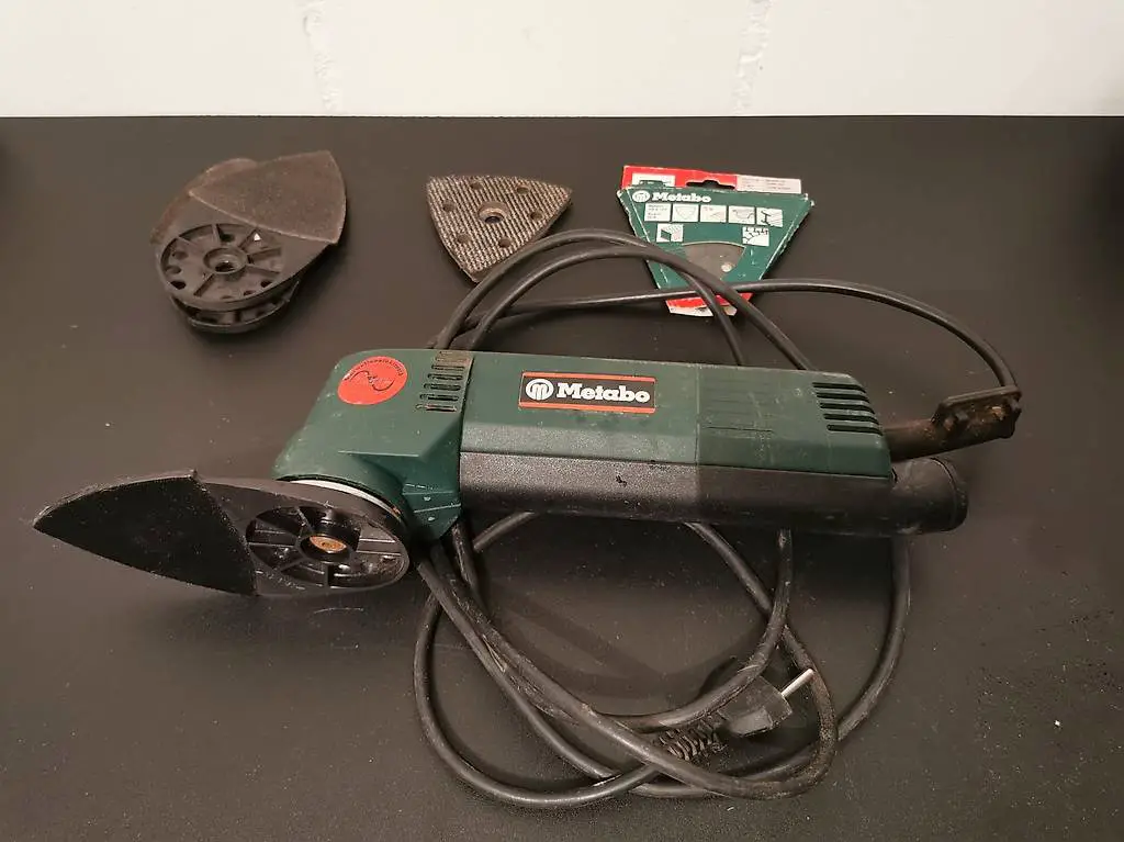 Metabo Dreieckschleifer Schleifmaschine DS E 130