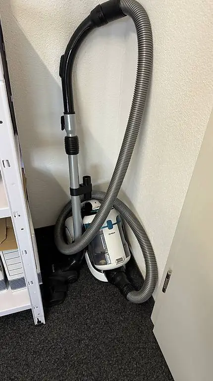 Trisa Bodenstaubsauger Comfort Clean T8673