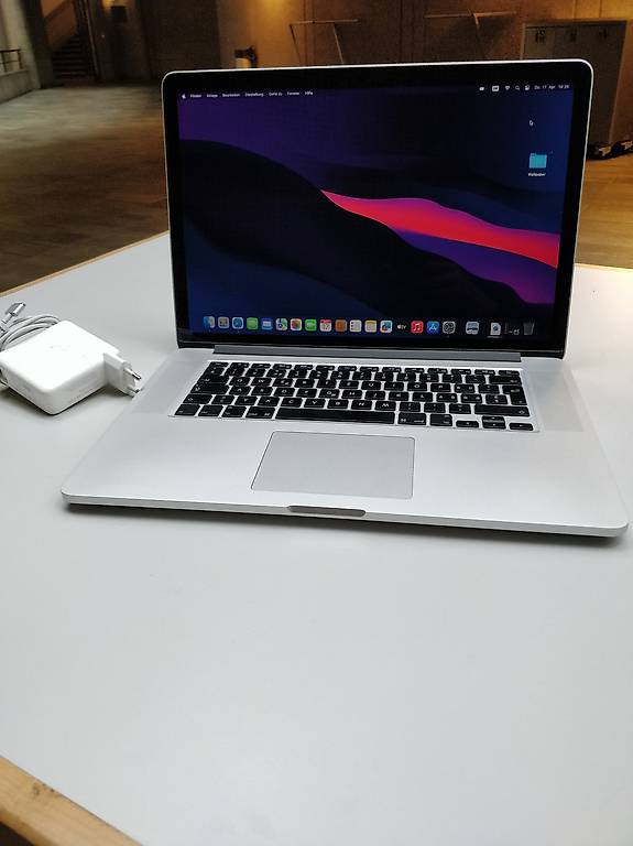 Apple Macbook Pro 15 Zoll i7
