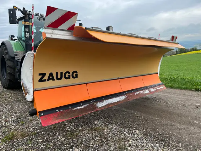 ZAUGG, Vario 4/400, Winterdienst