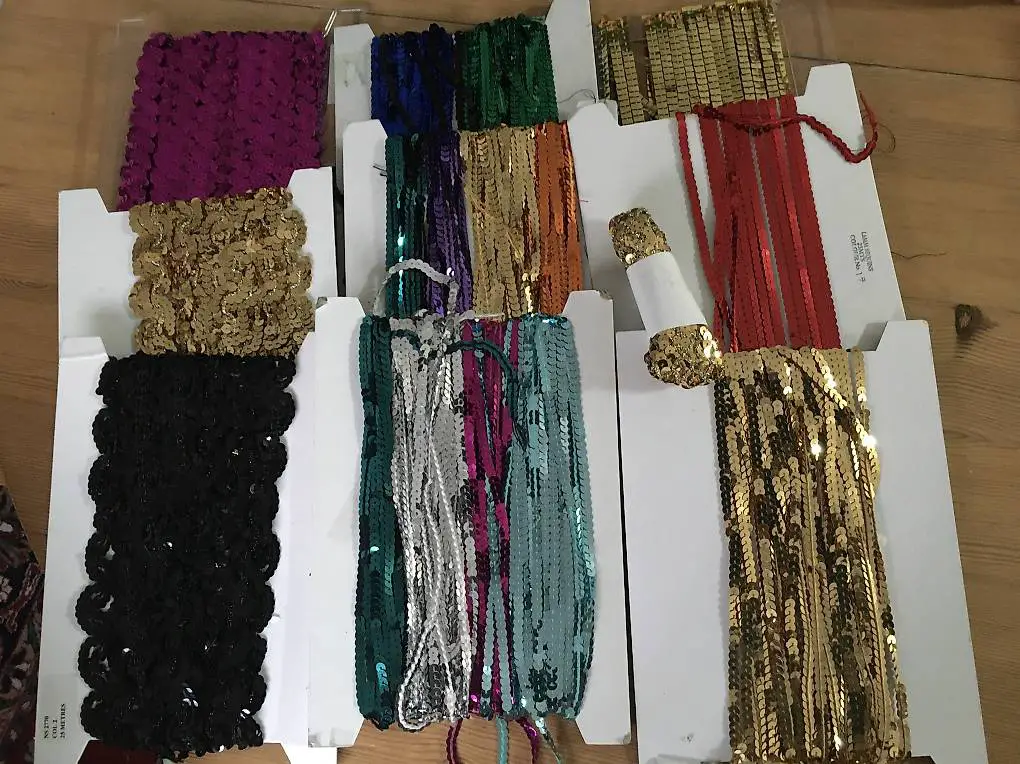 Pailletten in 3 Mustern und vielen versch. Farben