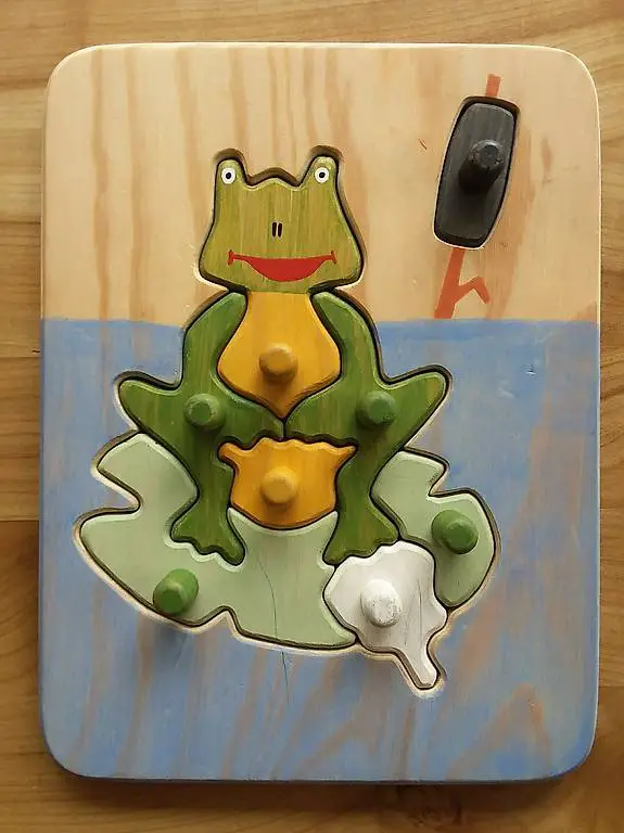 Sehr schönes Holz Puzzle/Steckpuzzle