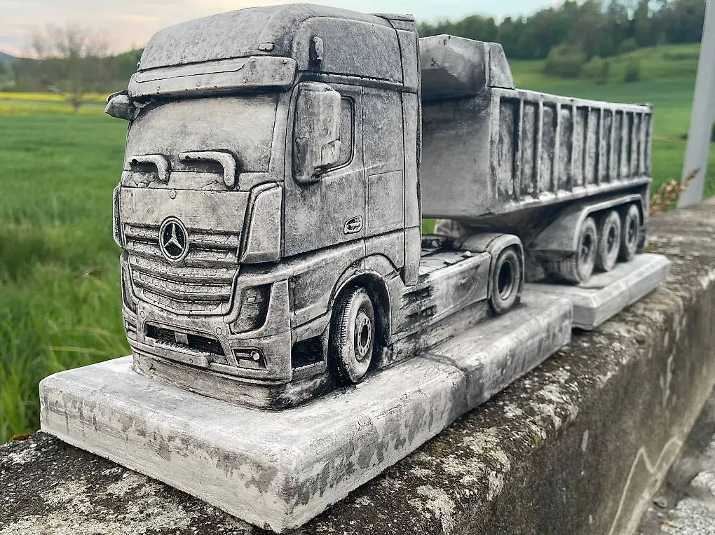 LKW Beton Modell Mercedes mit Kippmuldenauflieger Pflanztopf