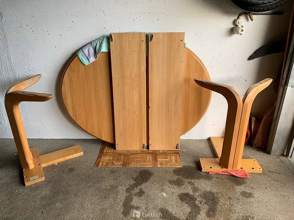 Ausziehbarer massiver Esstisch in Buche