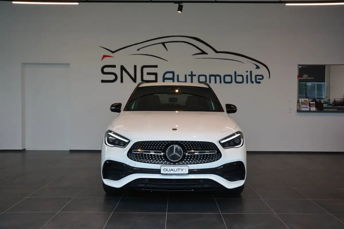 mercedes-benz gla 200 amg line 7g-dct