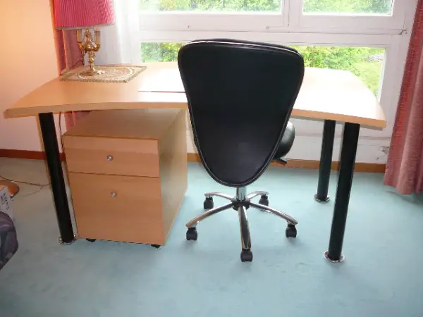 Schreibtisch
