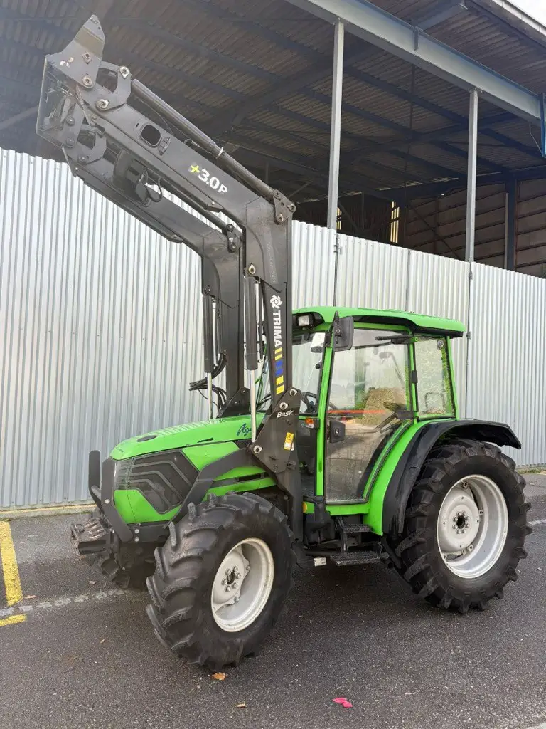 Deutz-Fahr Agroplus 60 4WD mit Frontlader