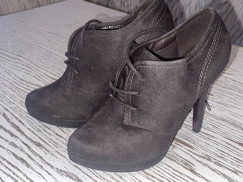 Damenschuhe schwarz, Gr. 36