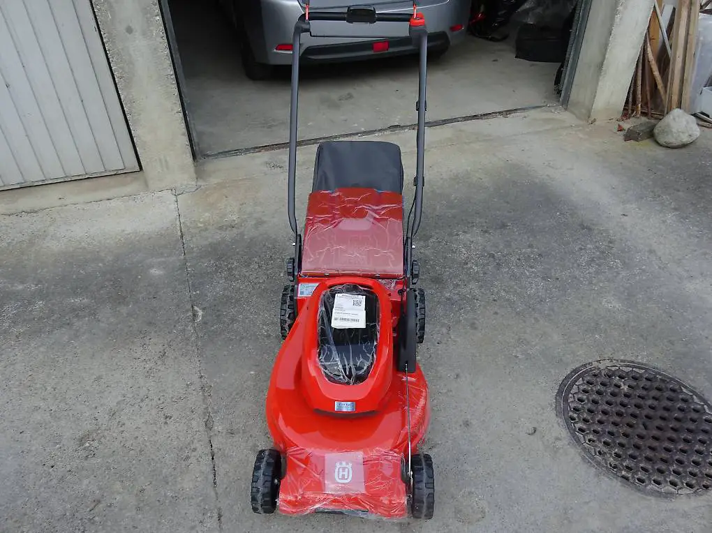 Rasenmäher Akku Husqvarna LC347ivx neu