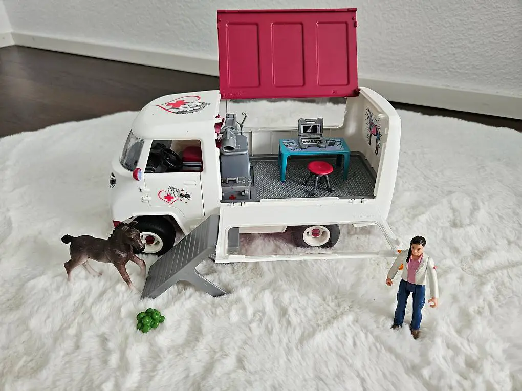 Schleich Horse Club 42370 Mobile Tierärztin