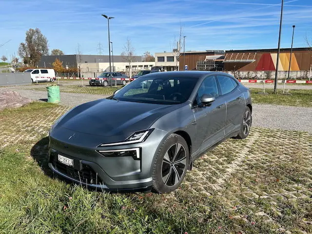 POLESTAR 4 Long Range Dual Motor