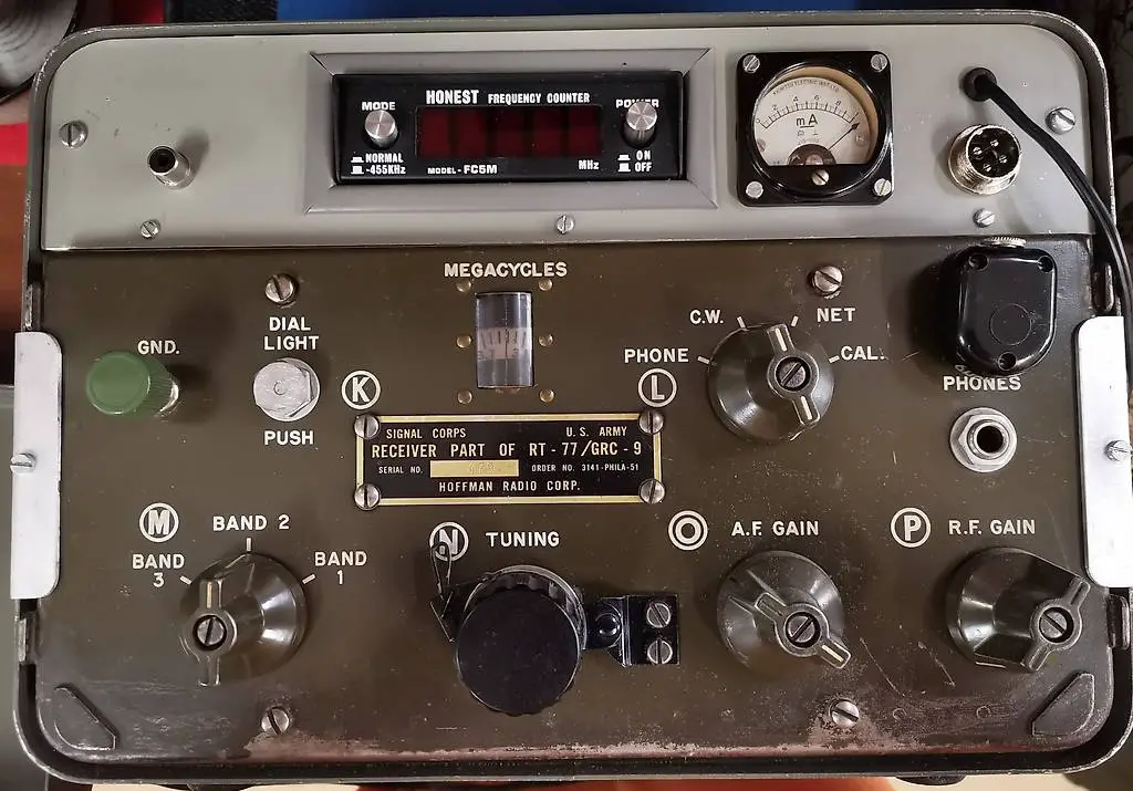 Militär Funksender und Empfänger RT-77/GRC-9