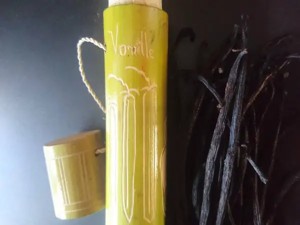 Ca. 30 Vanilleschoten inkl. 2 Aufbewahrungsboxen / Vanille