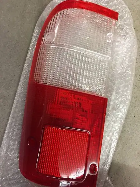 Hecklichtglas zu Toyota Hilux