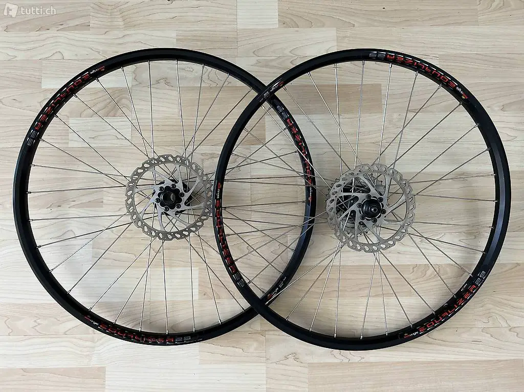 Laufrad Satz / Fahrradfelgen 27 Zoll DT Swiss Sun Ringle