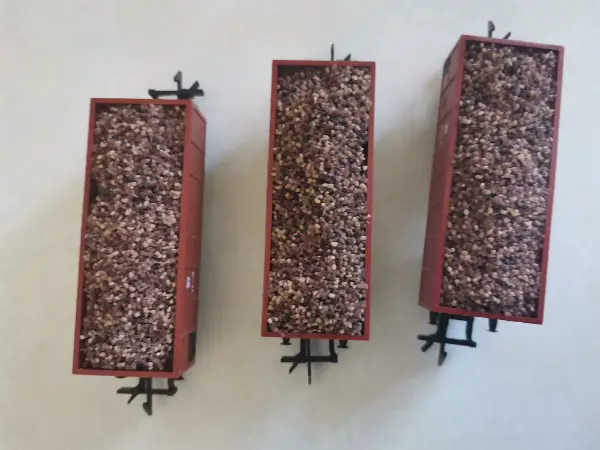 WESA Hochbordiger Güterw. rotbraun m. Schotter, ohne Box