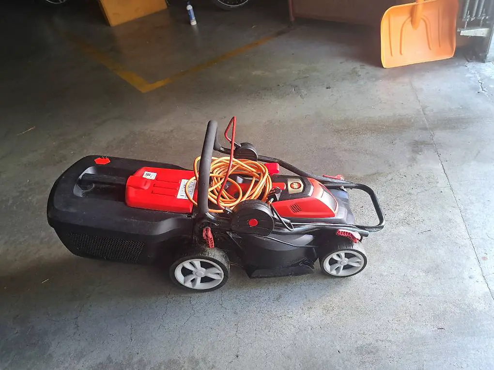 Elektro rasenmäher