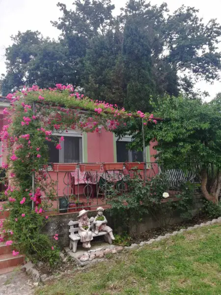 Ein Haus 60qm am Meer, Grund 200m2 . Sandstrand 700m.