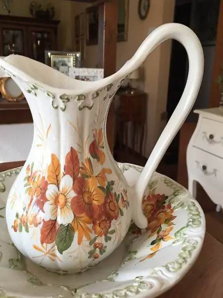 Waschgarnitur Vintage geblumt