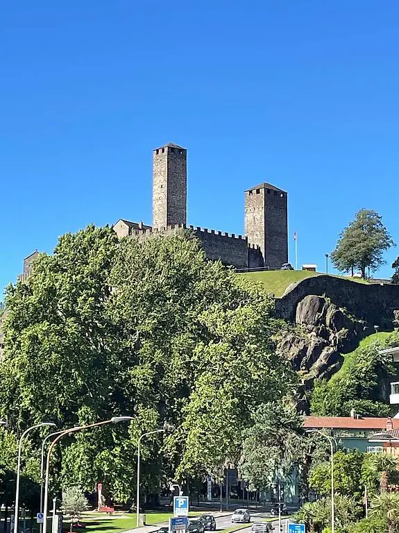 Appartamento di pregio 4.5 locali vista Castel Grande.