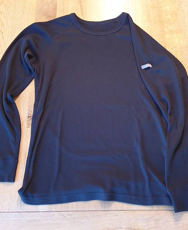 Thermowäsche 2 Oberteile Grösse 152