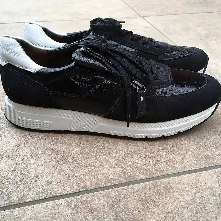 Sneakers, Gr. 42, Marke Paul Green, neu