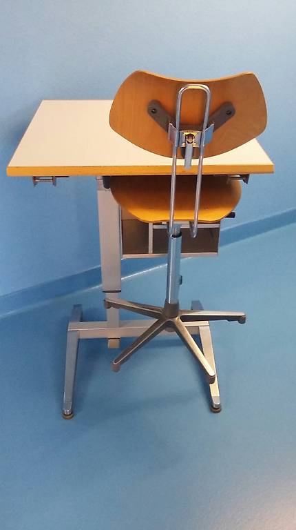 L + S Schülerpulte mit Stuhl