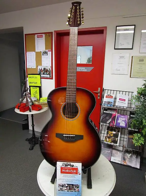 western gitarre, 12 saitig, fabrikneu, electro accoustic.