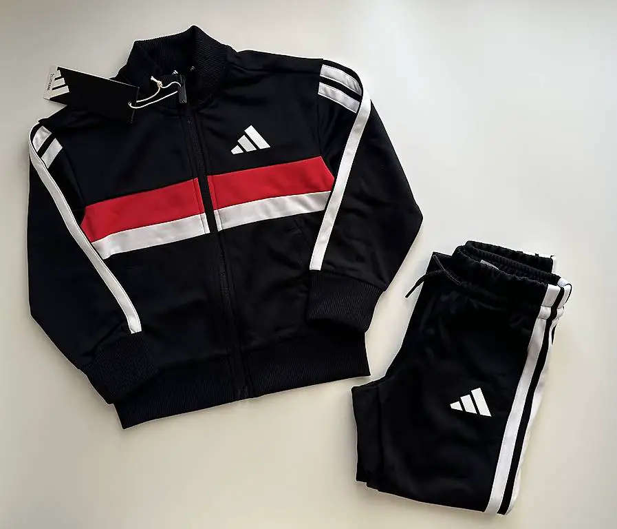 Neuer Trainingsanzug von Adidas / Grösse 104